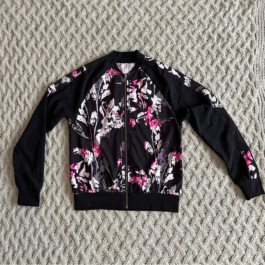Fabletics- Lightweight Runner Jacket